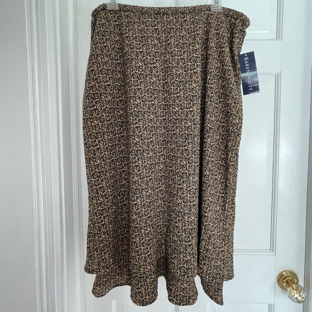 Large amber and black skirt